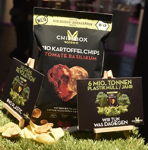 Award winning plastic-free and compostable crisp pack using NatureFlex™ and PLA 